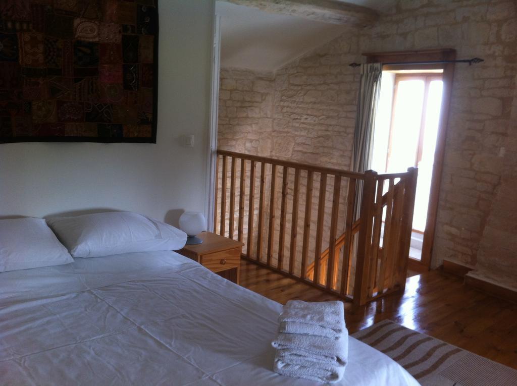 La Petite Maison Crezieres Bilik gambar
