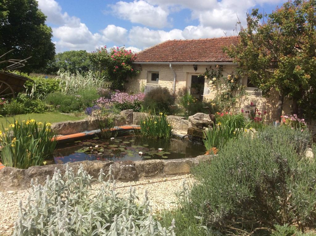 La Petite Maison Crezieres Bilik gambar