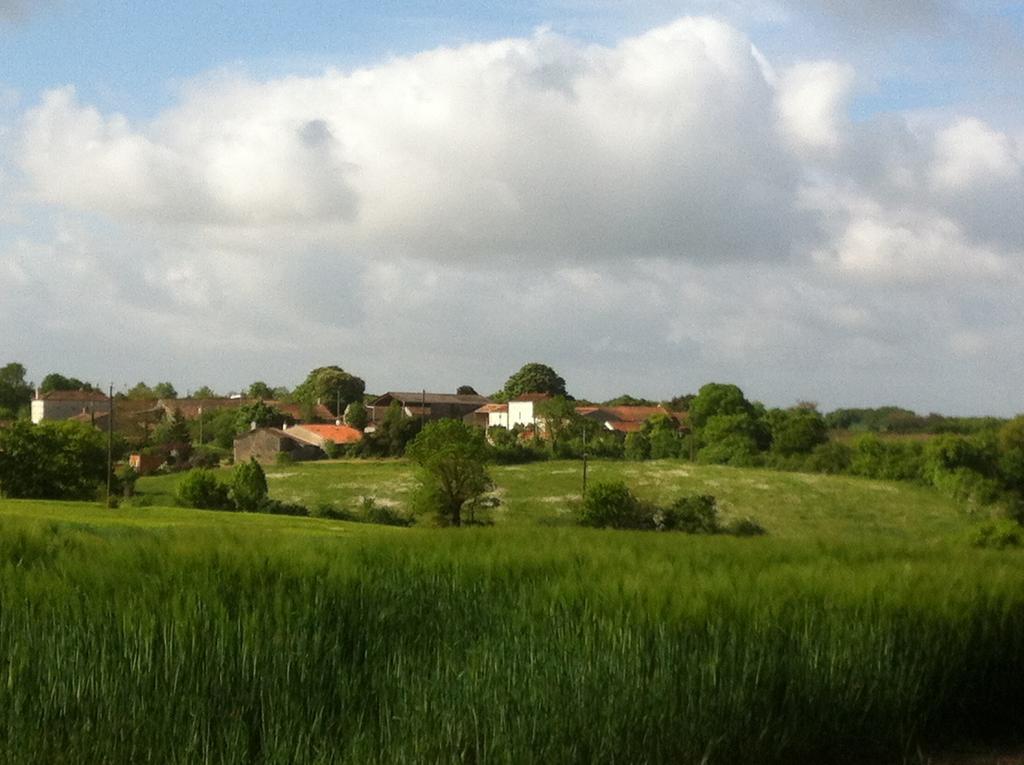 La Petite Maison Crezieres Bilik gambar