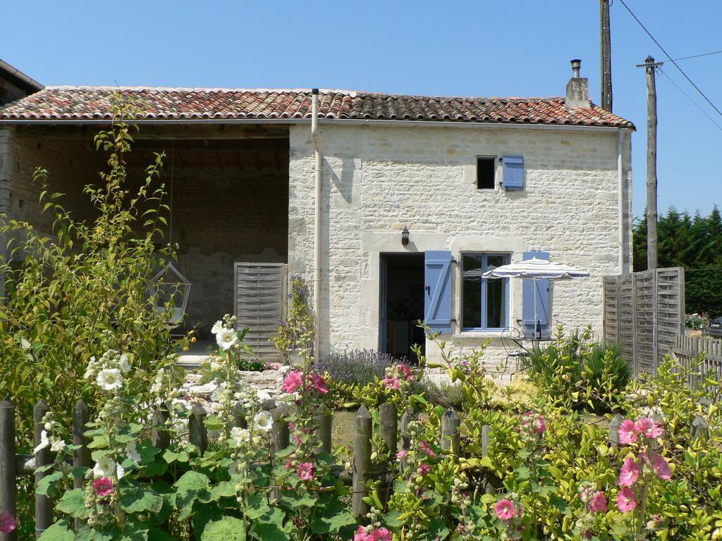 La Petite Maison Crezieres Bilik gambar