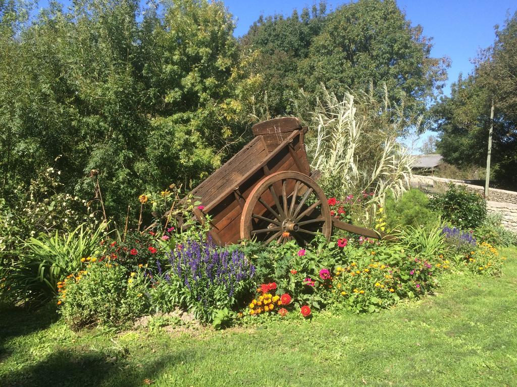 La Petite Maison Crezieres Luaran gambar